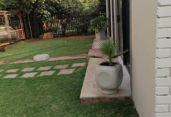 Cooperville has Balcony rooms