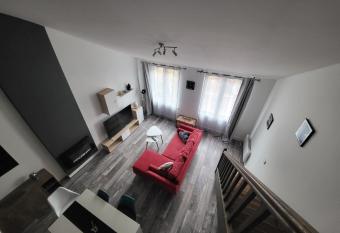 Magnifique T3 centre ville secteur Mairie has Balcony rooms