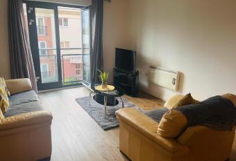 Birmingham city centre new hall hill has Balcony rooms