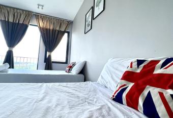 Somerset Loft // TREFOIL SETIA ALAM has Balcony rooms
