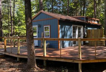 Knotty Pines Cabin near Kentucky Lake, TN has Balcony rooms