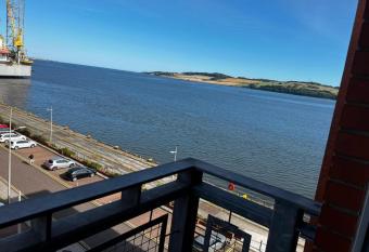 City Quays Apartment has Balcony rooms