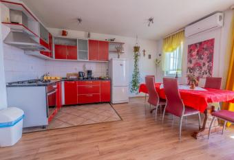 Cozy apartments with sea view has Balcony rooms