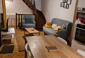 SAINT DENIS PARIS STADE de FRANCE DISNEY has Balcony rooms