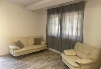 J  les   Pihen   allows 18 year olds to book a room