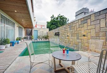 Treebo Tryst Belle Vue has Balcony rooms