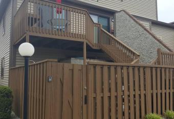 COV II BAYSIDE/POOLS has Balcony rooms