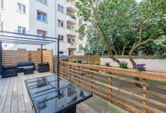 Centre ville Strasbourg +Jardin has Balcony rooms