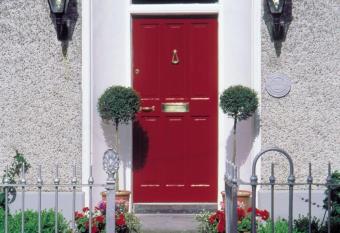 Ivyleigh House allows 18 year olds to book a room