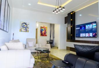 Bee Deluxe Apartment has Balcony rooms