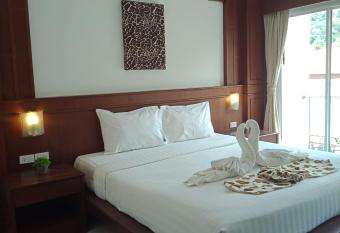 New Forest Patong has rooms with a private hot tub