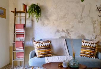 The Little House in Neve Tzedek allows 18 year olds to book a room