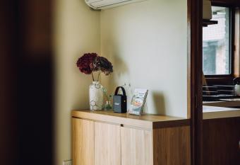 Cheerful 3 bedrooms home with Sea View has rooms with a private hot tub