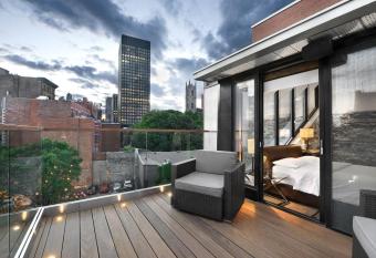 Hotel Epik Montreal allows 18 year olds to book a room