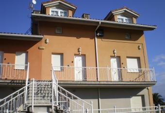 BA  UGUES TURISMO S.L. has Balcony rooms