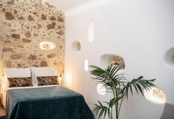 Malm  ki, a street view apartment allows 18 year olds to book a room