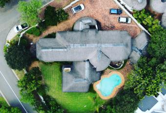 House of Drennin has Balcony rooms