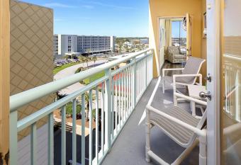 Pelican Isle 613 has Balcony rooms