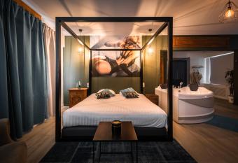 Relaxing Loft allows 18 year olds to book a room