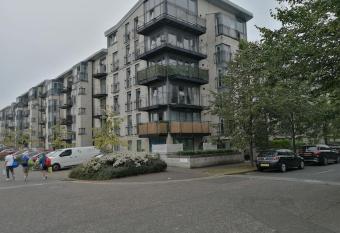 Fabulous 3 Bedroom Flat has Balcony rooms