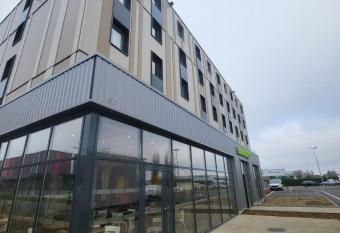 B&B HOTEL Dreux Nord allows 18 year olds to book a room