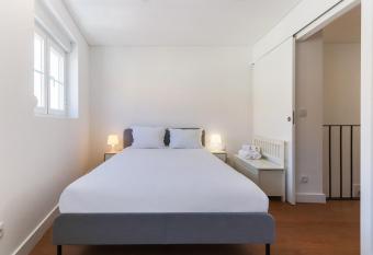 ALCANTARA TERRACE by HOMING has Balcony rooms