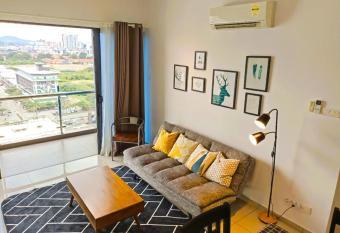 1503 Atlantis Residence Wi-Fi nr Jonker Malacca by Marine Homestay has Balcony rooms