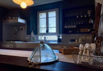 la casina nel tempo has rooms with a private hot tub