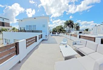 The Penthouse Apt four Ocean Park Beach San Juan has Balcony rooms