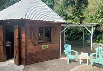 Les Cabanes du Voyageur has Balcony rooms