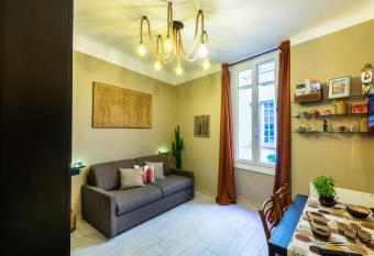 Monolocale vicino alla Stazione e all   Exp   allows 18 year olds to book a room