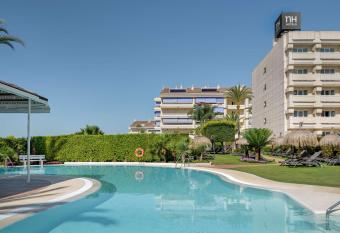 NH Marbella has Balcony rooms