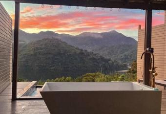 Garden Suite/Infinity Pool/Lago Caonillas/WIFI/AC allows 18 year olds to book a room