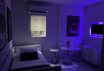 Fun Twin Bed Small Studio In Hollywood 8 allows 18 year olds to book a room