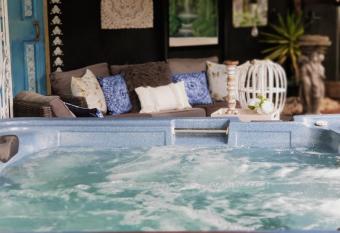 Enchanted Escape allows 18 year olds to book a room