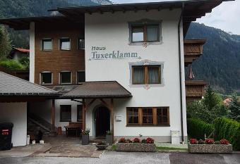 Haus Tuxerklamm has Balcony rooms