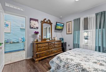 The Sunshine Gallery has Balcony rooms