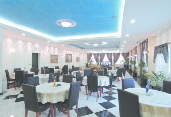 Hotel Platon has Smoking/Balcony rooms