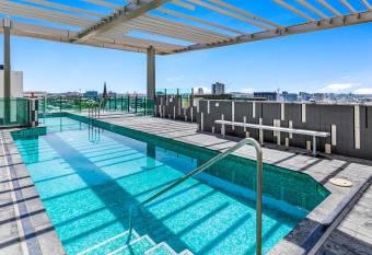 Quattro Apartments has rooms with a private hot tub