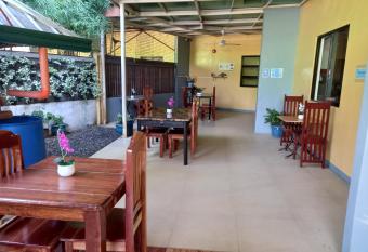 NELLIE S PLACE has Balcony rooms