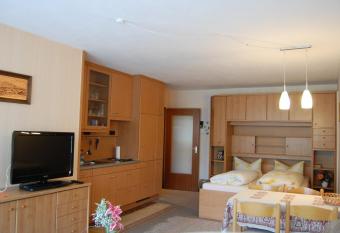 Gasthaus Rehwinkel has Balcony rooms