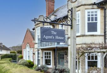 The Agents House, Bed & Breakfast allows 18 year olds to book a room