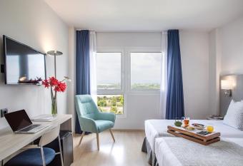 Augusta Barcelona Vall  s has Balcony rooms