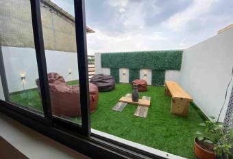 SOHO 12 - Lovely 1 bedroom soho with chill vibe has Balcony rooms