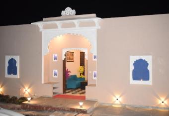 MM JUSTILLA HOUSE has Balcony rooms