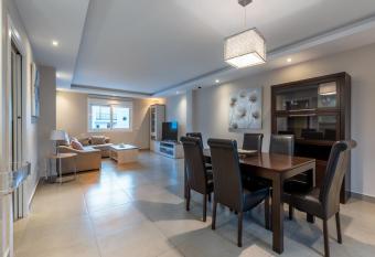 Chalet Tiro del Pich  n I allows 18 year olds to book a room