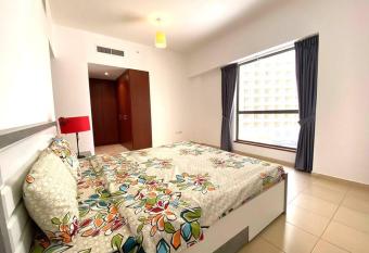 Spacious & Amazing View 3BR Apartment - Sadaf 2 JBR has Balcony rooms