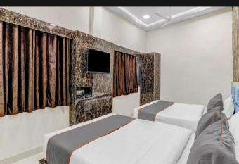 Hotel Bhavya Residency allows 18 year olds to book a room