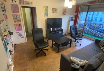 Appartement familial spacieux, lumineux,   quip   et disposant d un balcon. has Balcony rooms