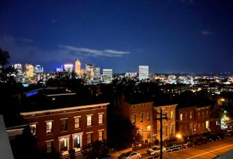 Liberty Hill Cityscape-Rooftop Deck Skyline Views has Balcony rooms